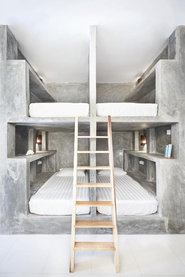 Drivethru Hostel Polhena エクステリア 写真